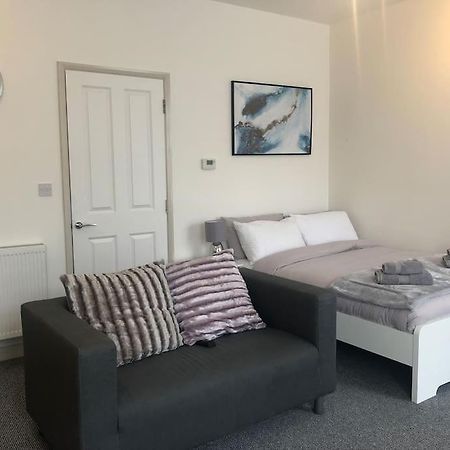 Newly Renovated Modern Studio Apartment Πενζάνς Εξωτερικό φωτογραφία