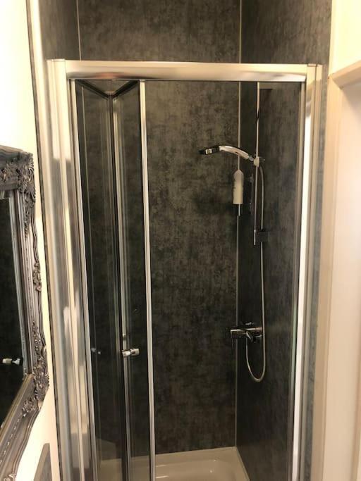 Newly Renovated Modern Studio Apartment Πενζάνς Εξωτερικό φωτογραφία