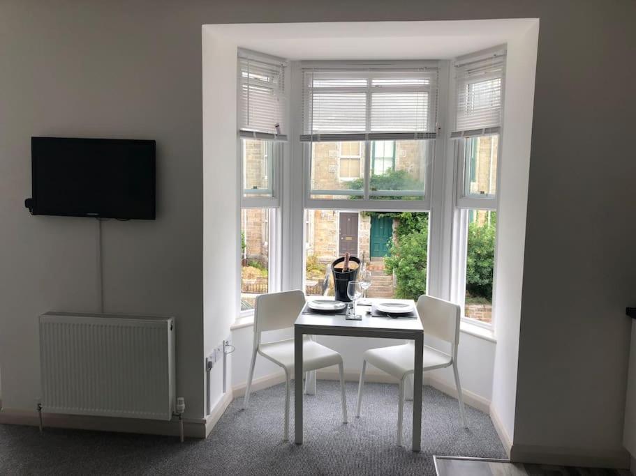 Newly Renovated Modern Studio Apartment Πενζάνς Εξωτερικό φωτογραφία