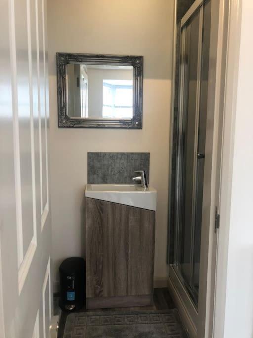 Newly Renovated Modern Studio Apartment Πενζάνς Εξωτερικό φωτογραφία